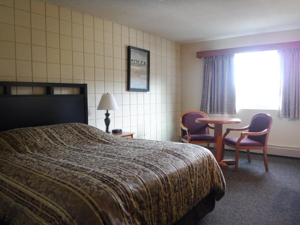 Haida Way Motor Inn Port McNeill Eksteriør billede